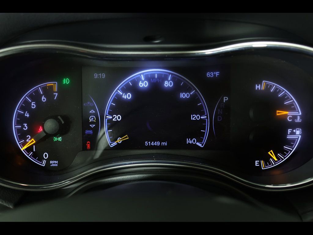 Used 2021 Jeep Grand Cherokee Laredo image 26