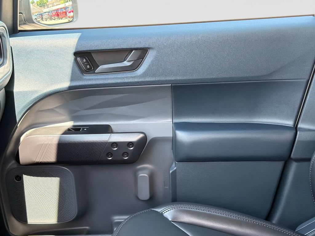 Used 2024 Ford Maverick Lariat w/ Black Appearance Package FWD image 23