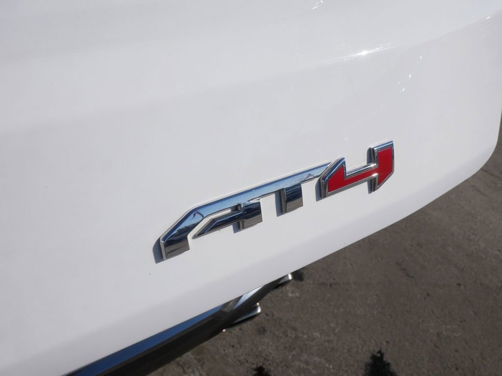 Certified 2025 GMC Yukon XL AT4 w/ AT4 Premium Package AWD/4WD image 9