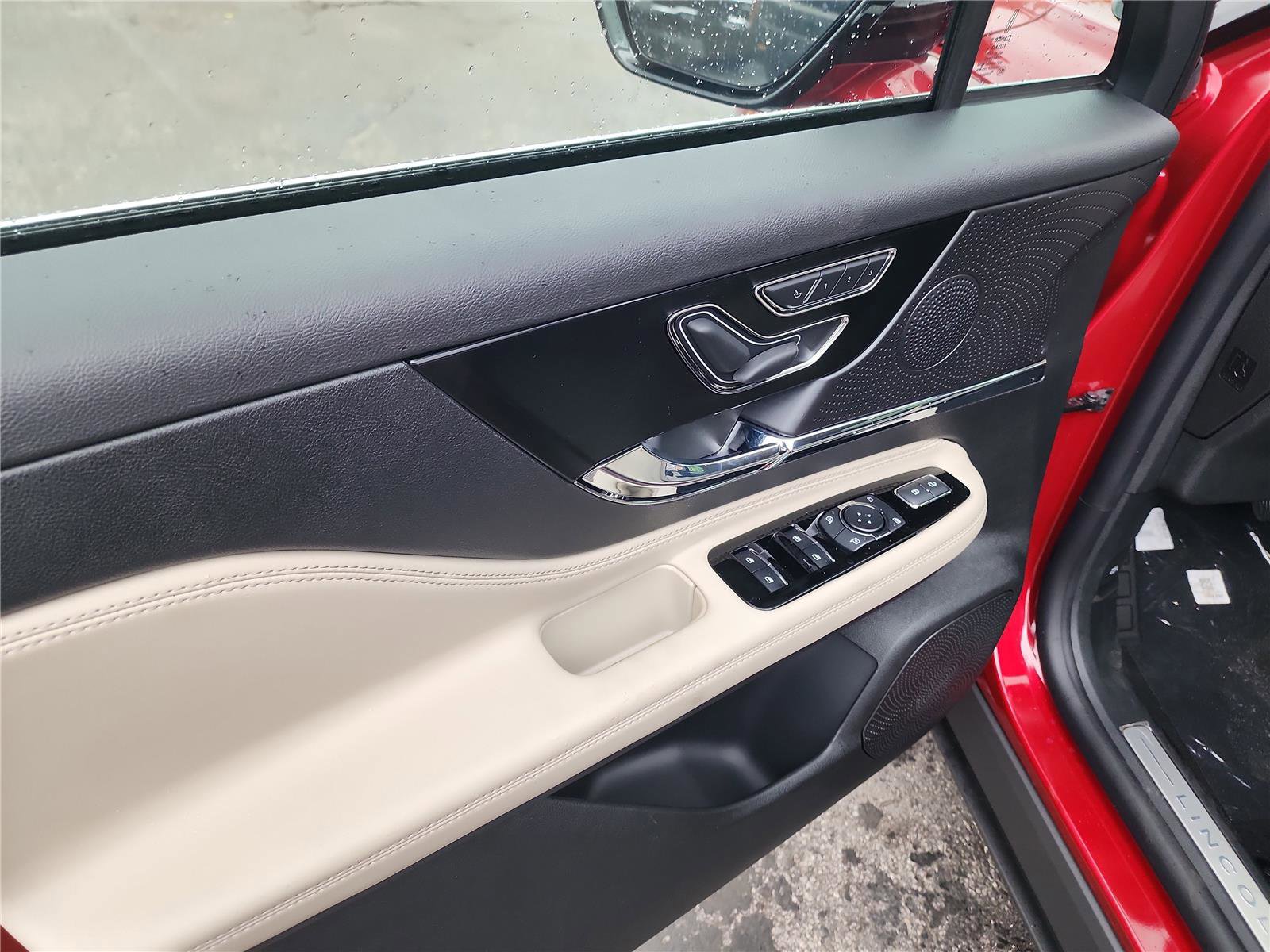 New 2026 Lincoln Corsair Premiere image 11