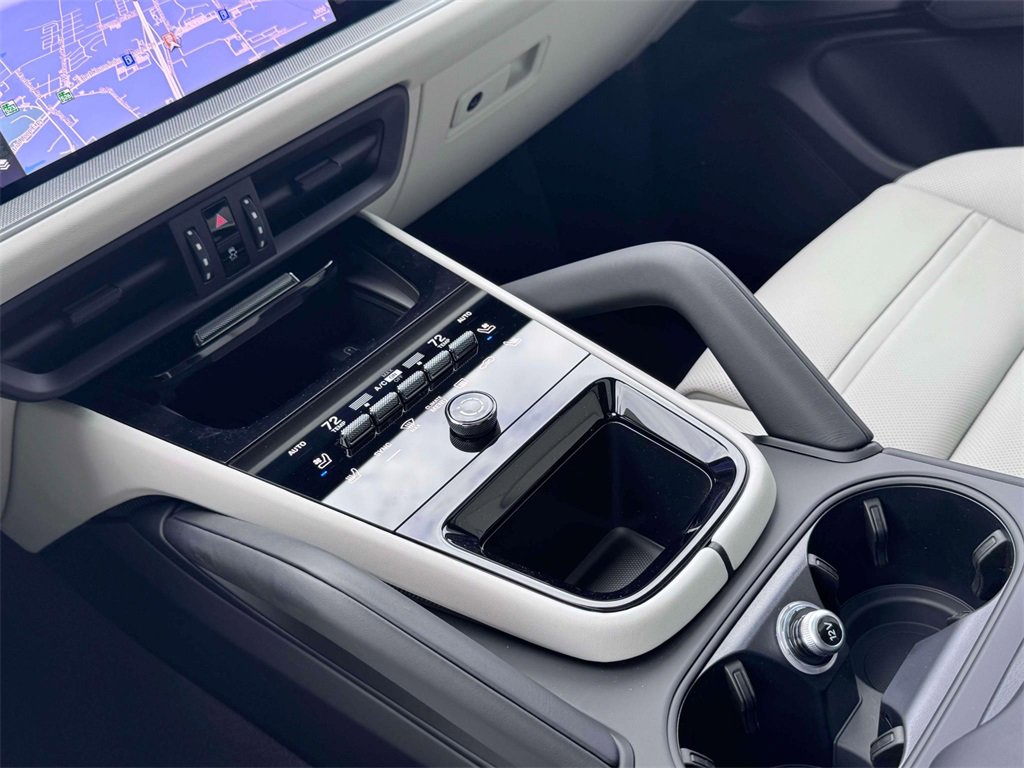 New 2026 Porsche Cayenne E-Hybrid Coupe image 23