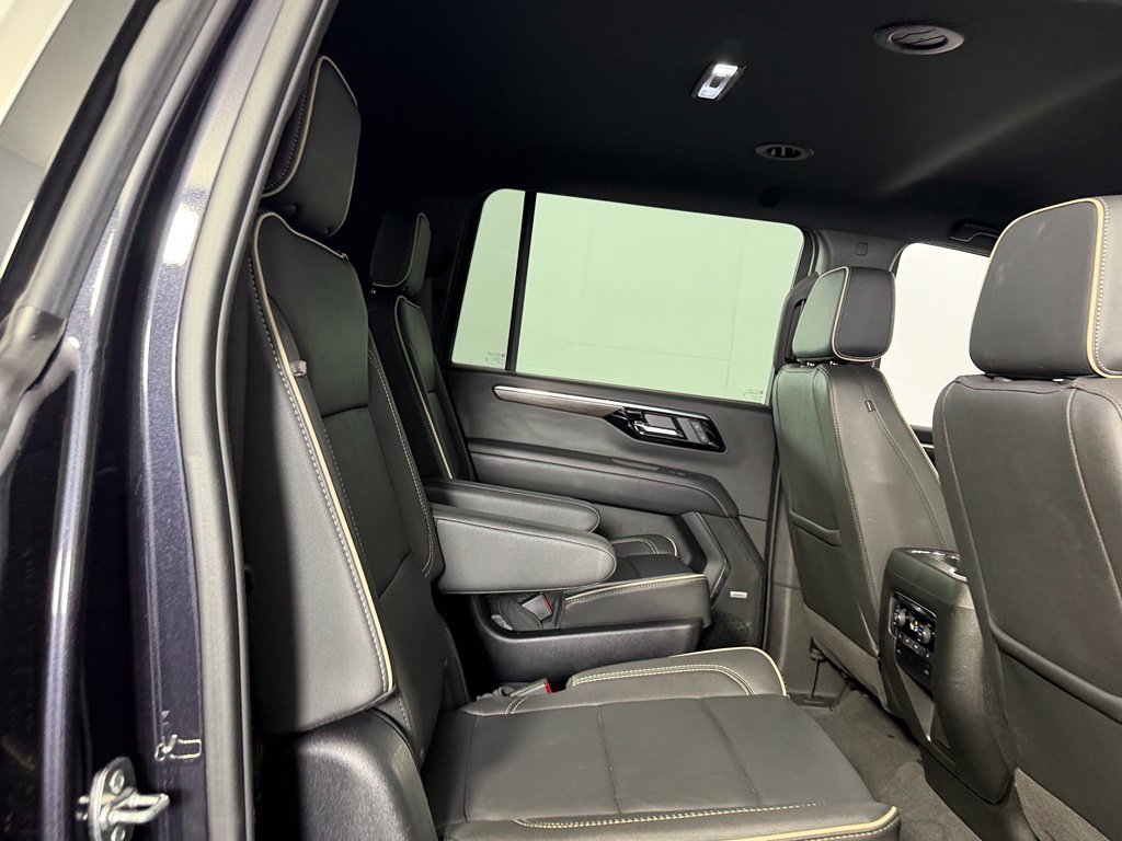 Used 2026 Chevrolet Suburban Premier AWD/4WD image 16