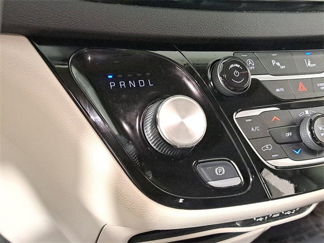 Used 2023 Chrysler Pacifica Touring-L image 30