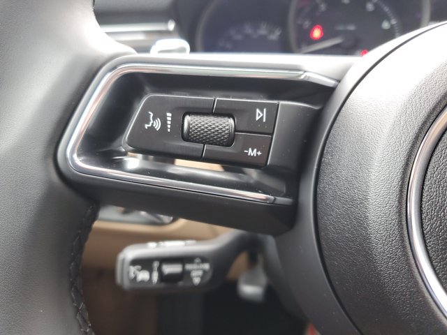Used 2025 Porsche Macan image 31