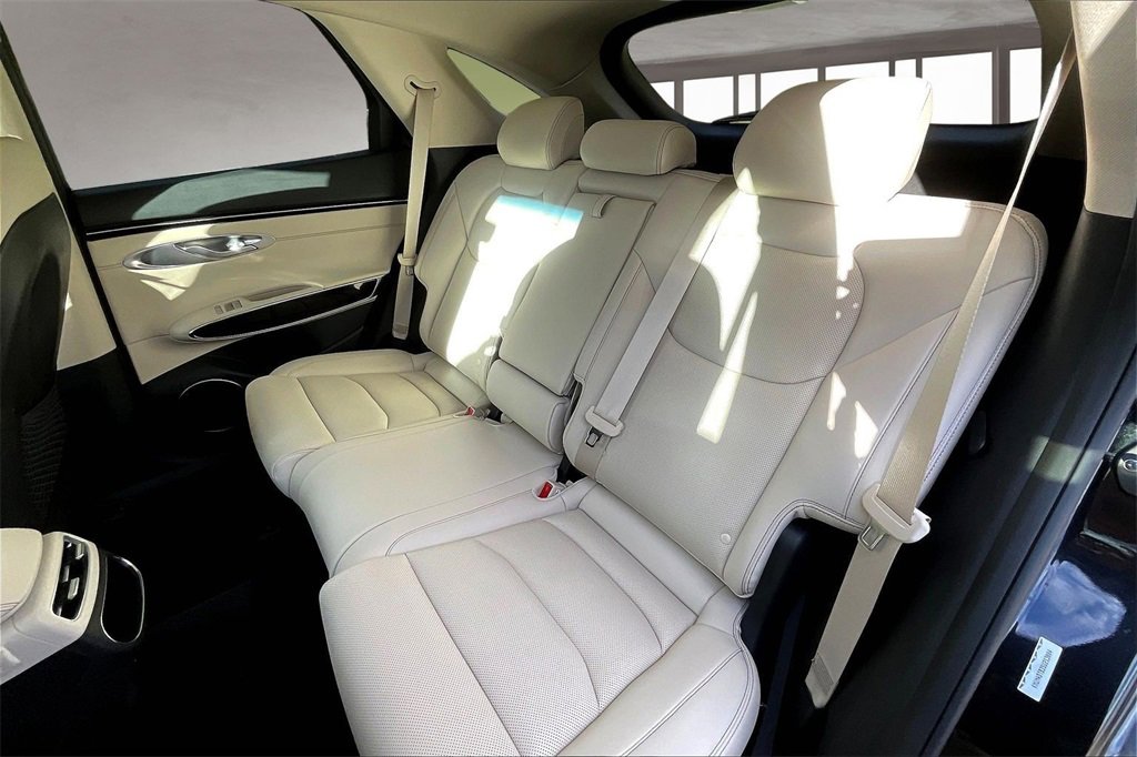 Used 2025 Genesis GV70 2.5T image 19