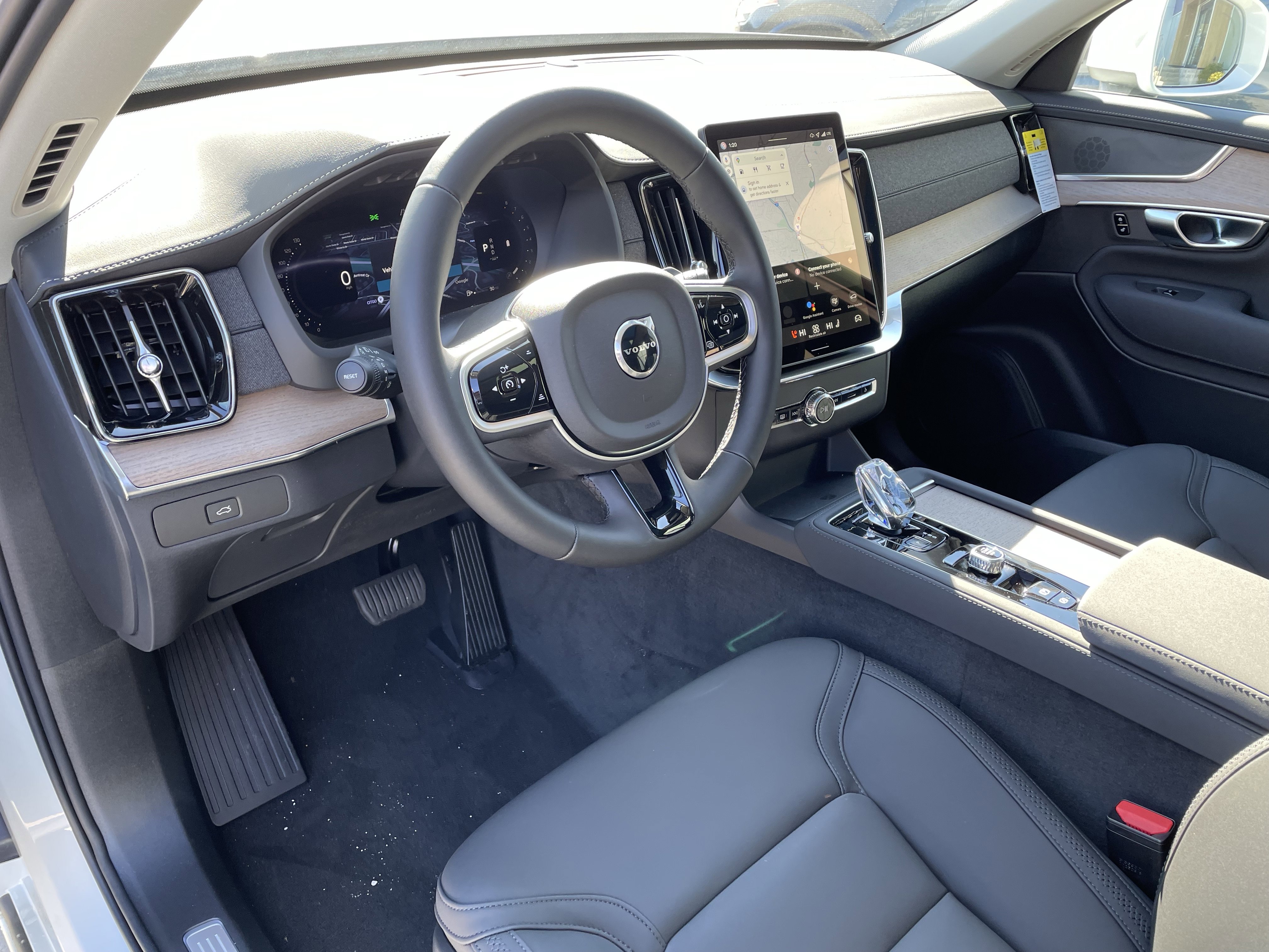 New 2026 Volvo XC90 B5 Core image 16