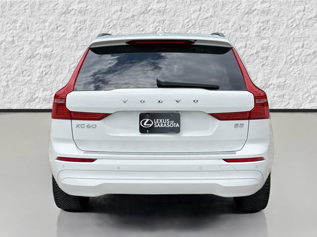 Used 2022 Volvo XC60 B5 Momentum w/ Protection Package Premier FWD image 4