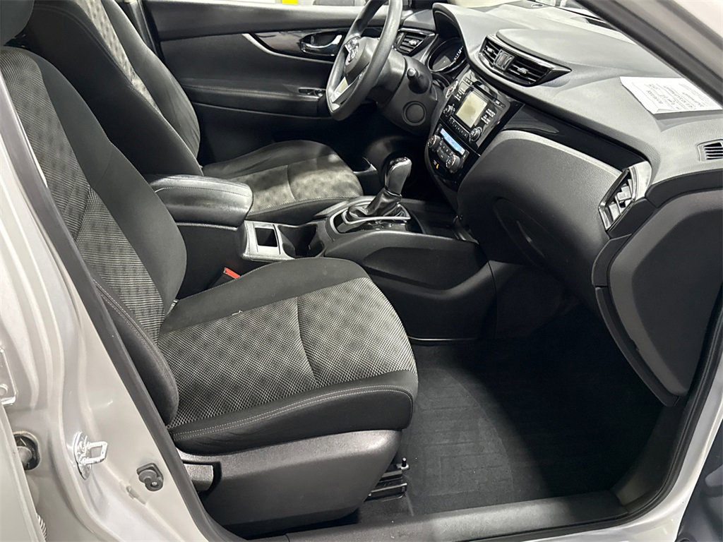 Used 2017 Nissan Rogue Sport SV image 14