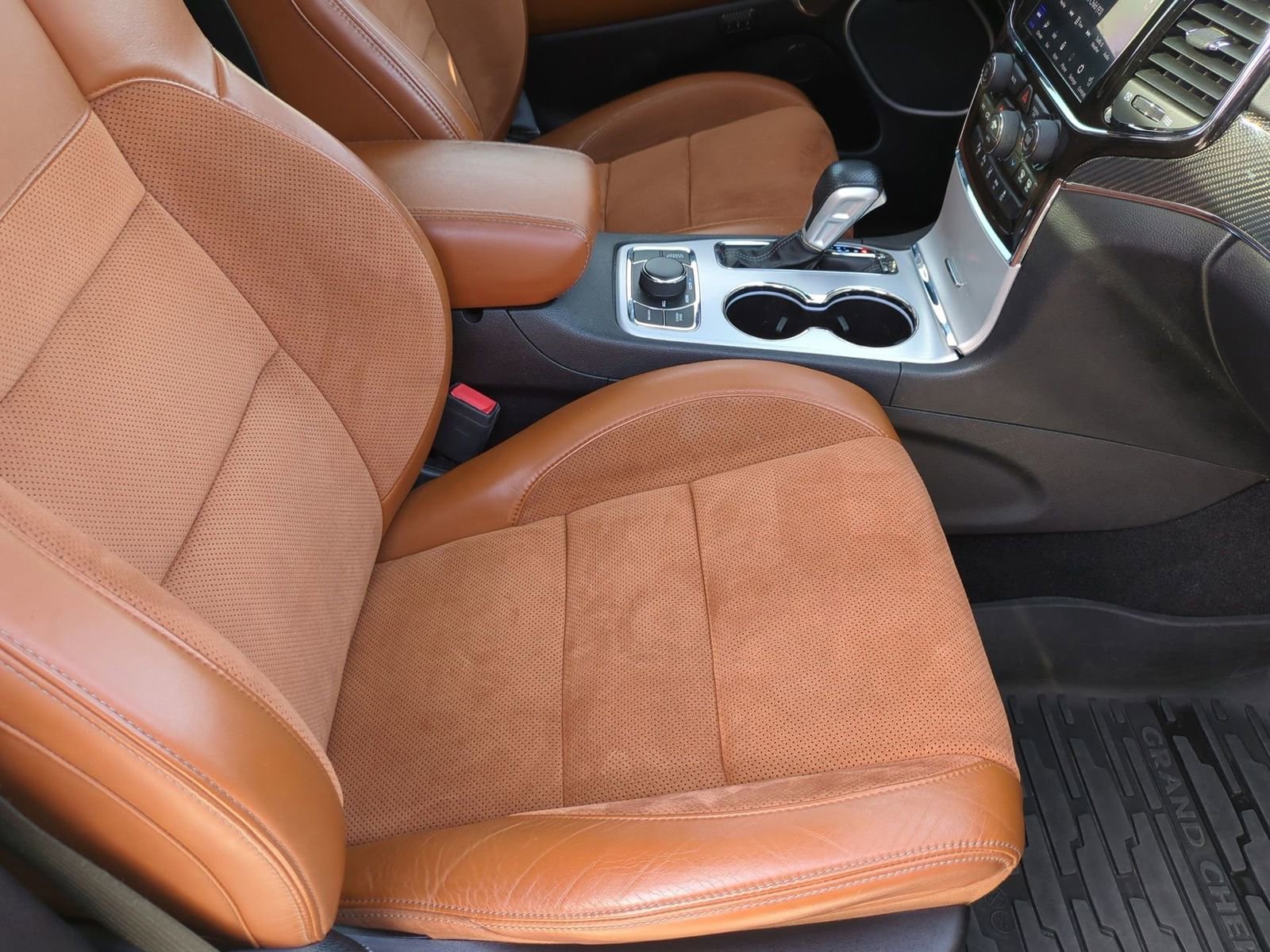 Used 2021 Jeep Grand Cherokee SRT image 28