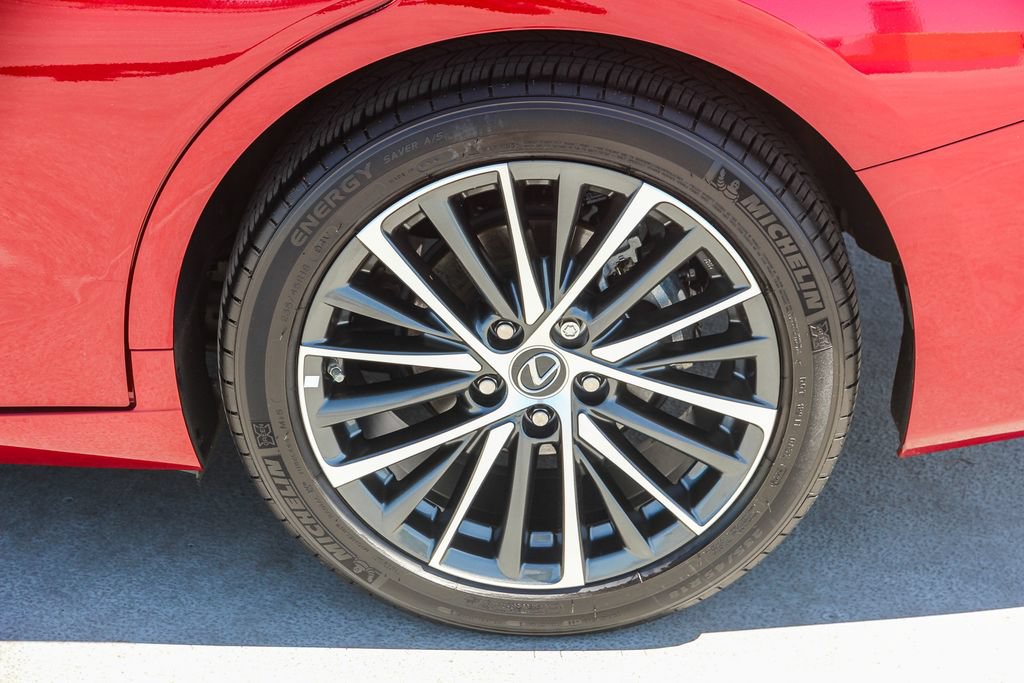 Certified 2025 Lexus ES 300h w/ Premium Package FWD image 12