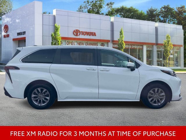 Used 2022 Toyota Sienna LE FWD image 5