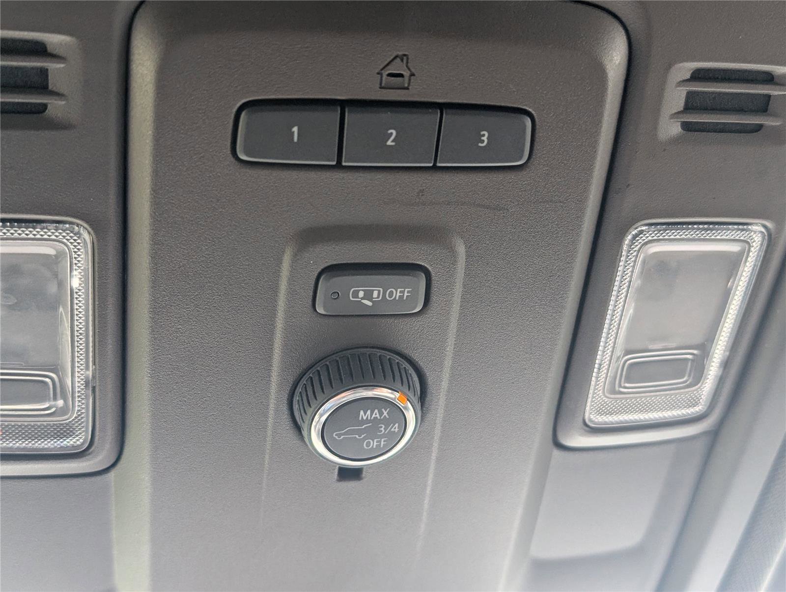 Used 2024 Chevrolet Tahoe LT AWD/4WD image 35