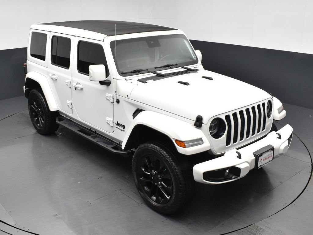 Used 2022 Jeep Wrangler Unlimited Sahara AWD/4WD image 22