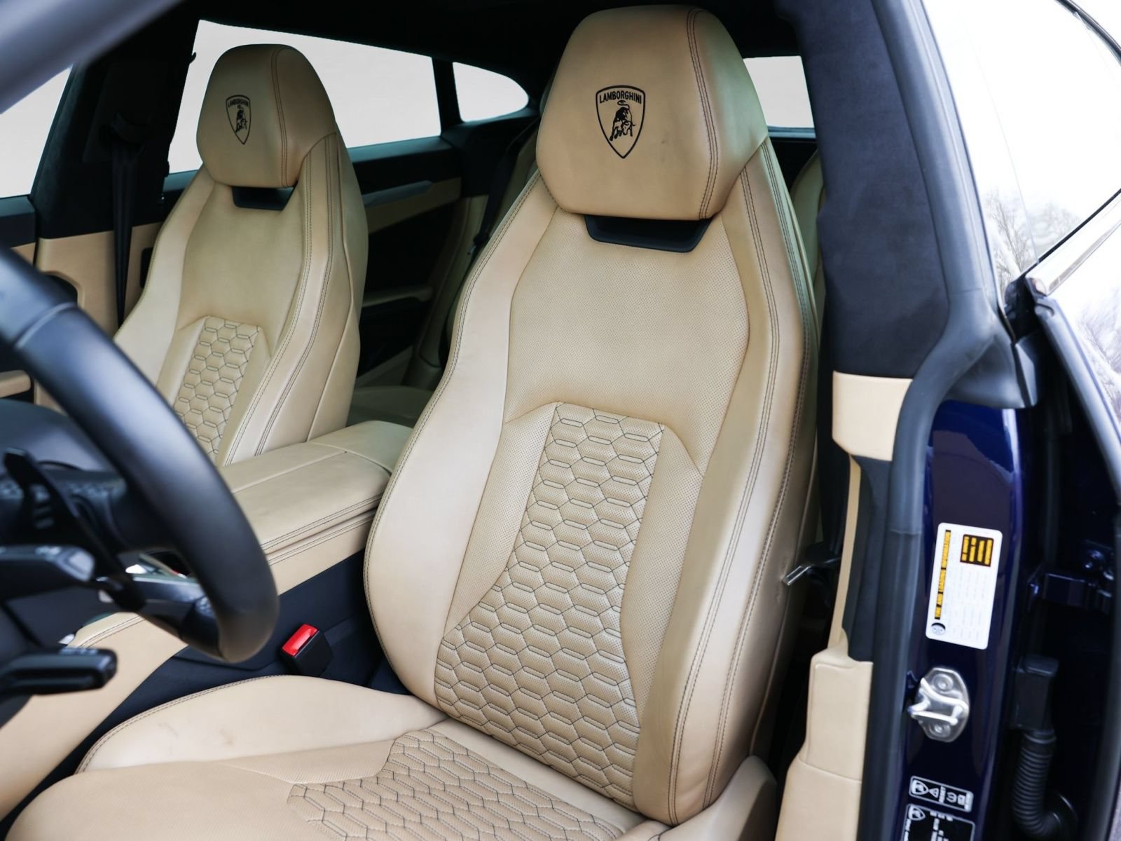 Used 2019 Lamborghini Urus AWD/4WD image 10