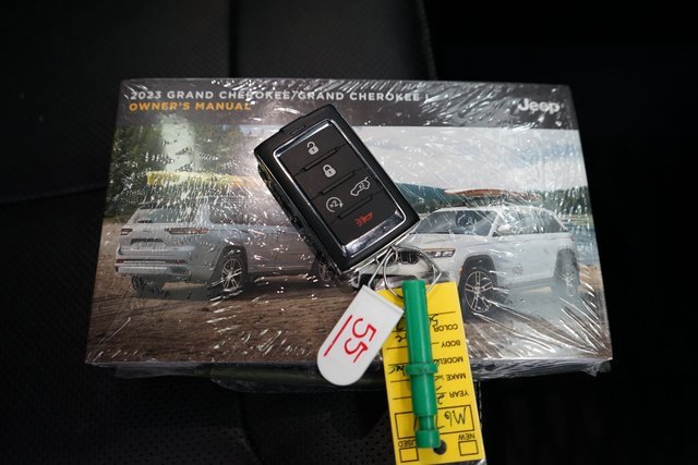Used 2023 Jeep Grand Cherokee Overland image 60