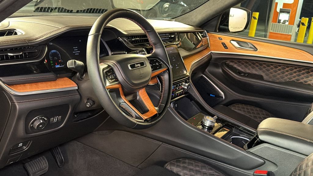 Used 2022 Jeep Grand Cherokee Summit image 25