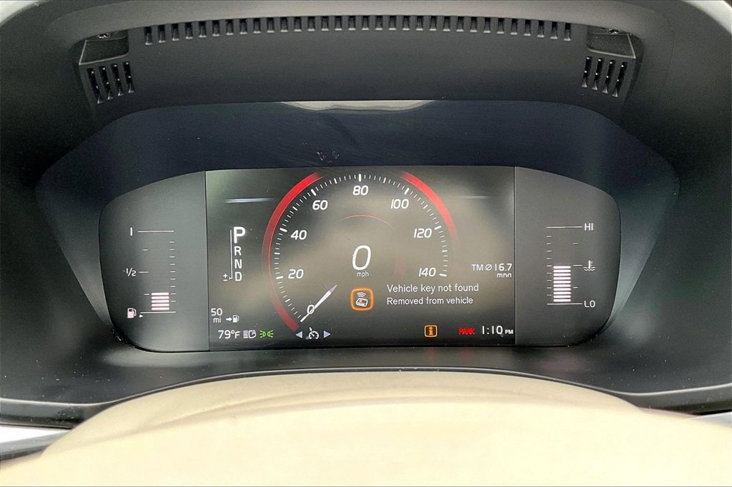 Used 2019 Volvo XC60 T5 Momentum w/ Premium Package image 22