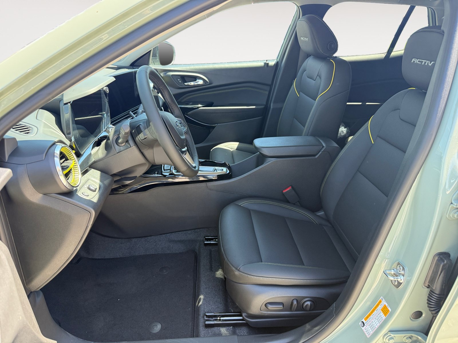New 2026 Chevrolet Trax ACTIV w/ Sunroof Package FWD image 10