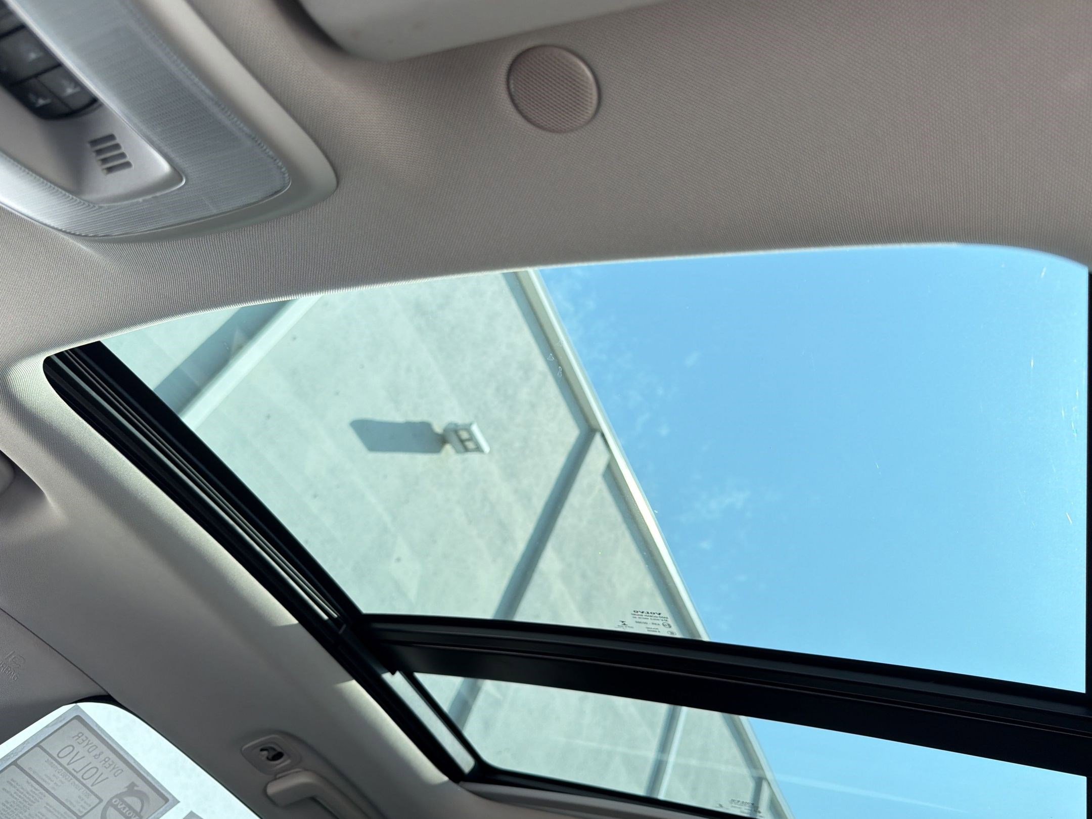 Used 2017 Volvo XC60 T6 Dynamic w/ Climate Package AWD/4WD image 16