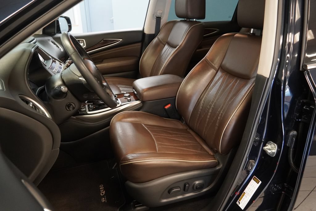 Used 2018 INFINITI QX60 Luxe w/ Deluxe Technology Package AWD/4WD image 3