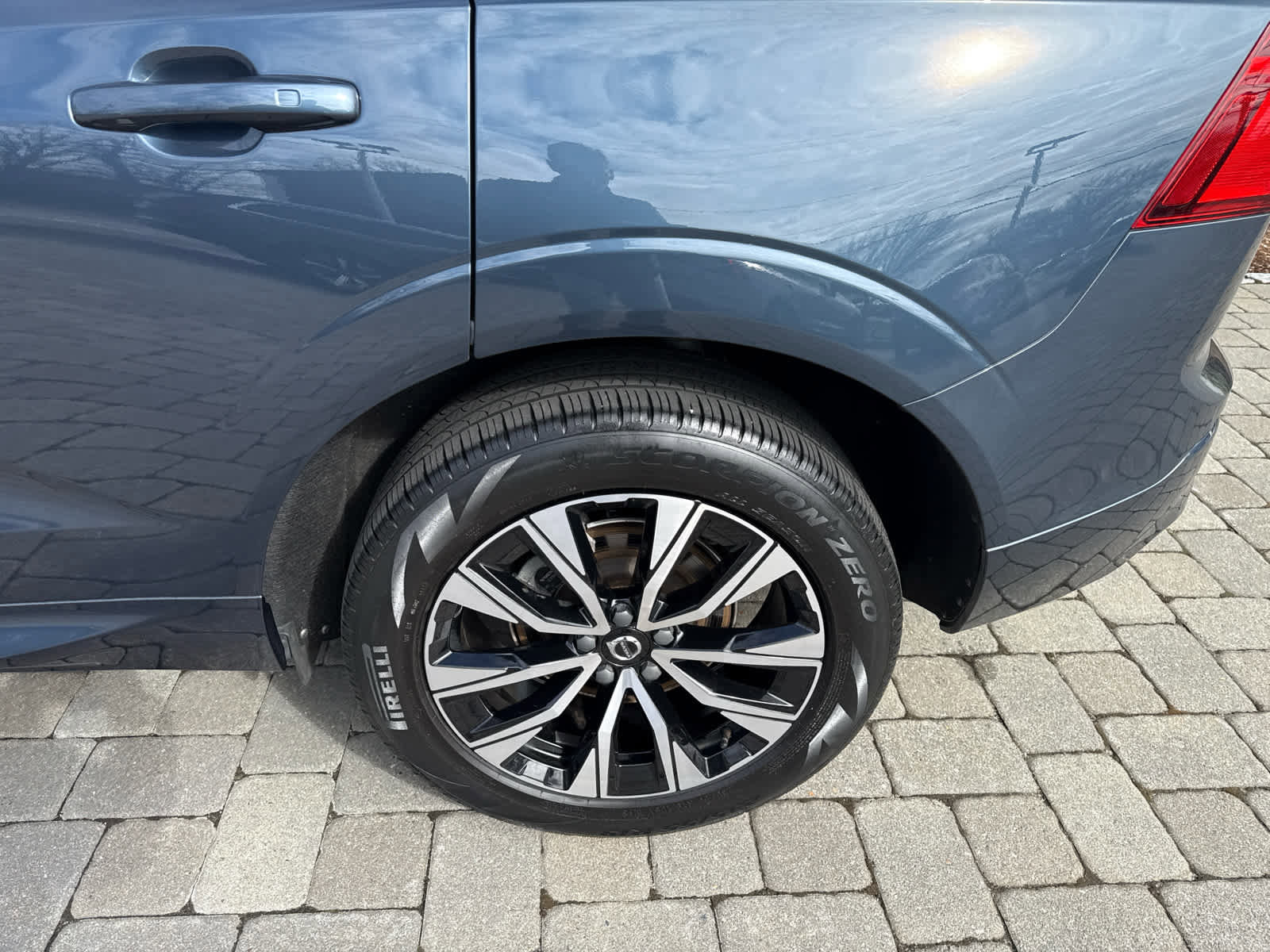 Used 2023 Volvo XC60 B5 Core w/ Climate Package image 13