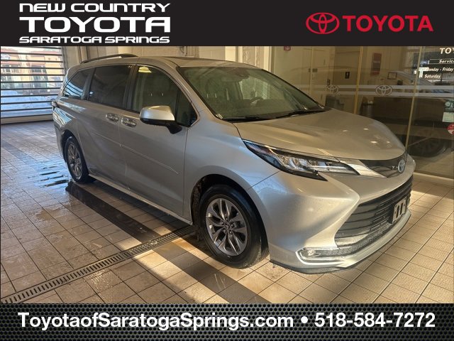 Used 2023 Toyota Sienna XLE