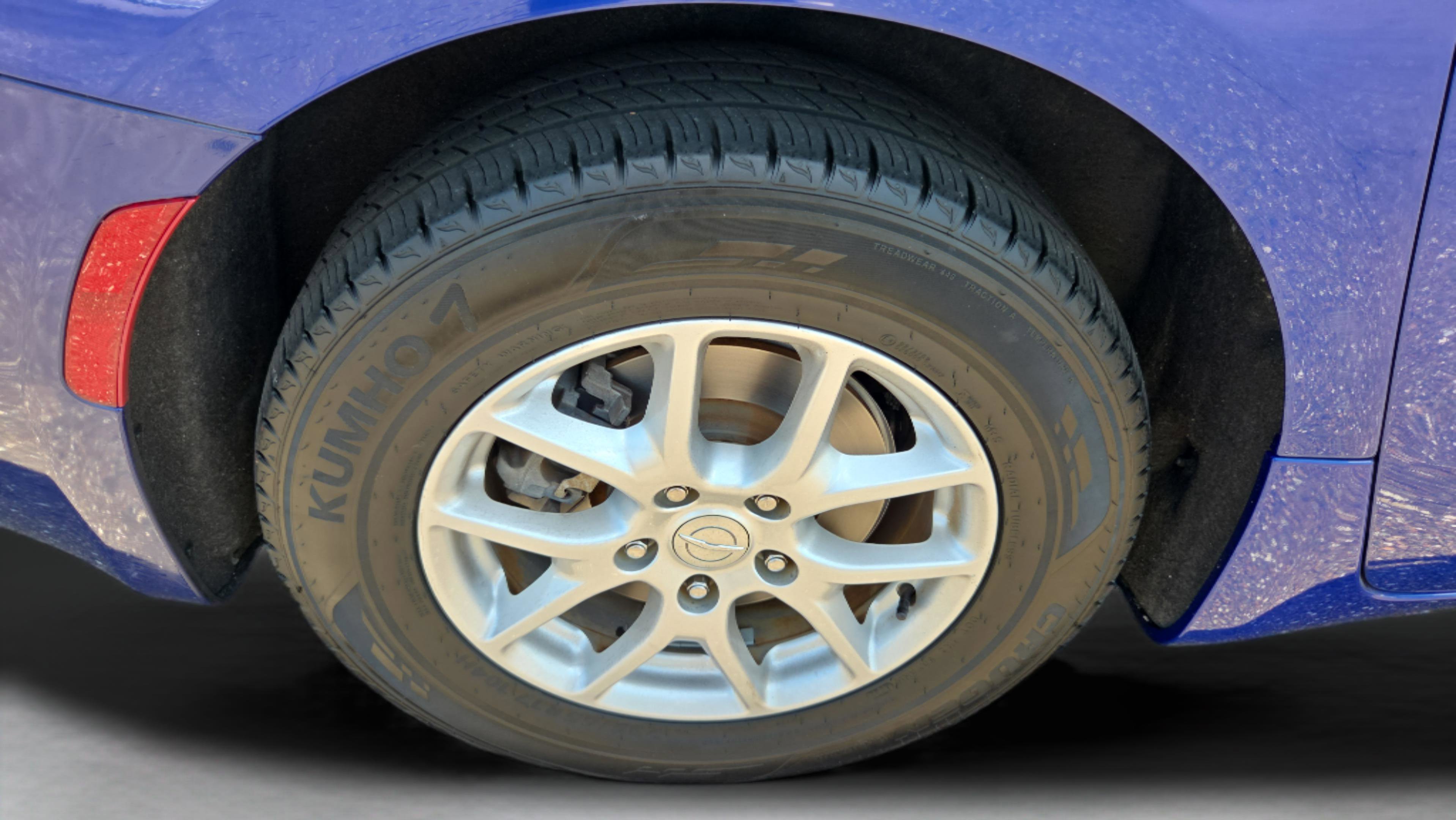 Used 2020 Chrysler Pacifica Touring image 34