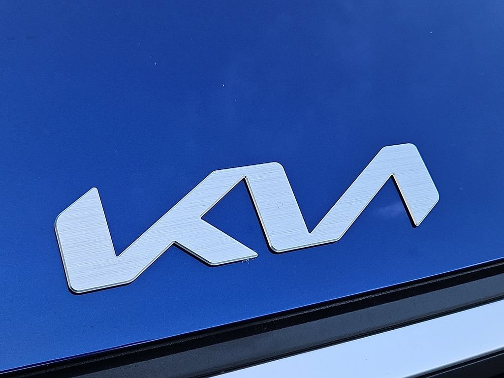 Certified 2025 Kia K4 FWD image 28