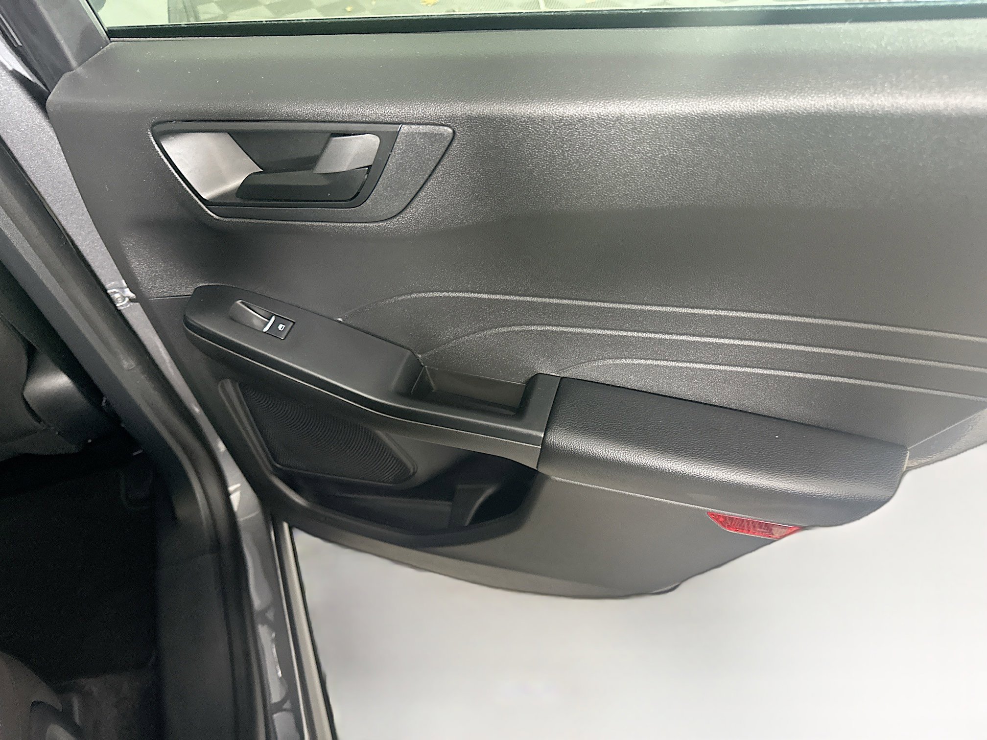 Used 2025 Ford Escape Active image 29