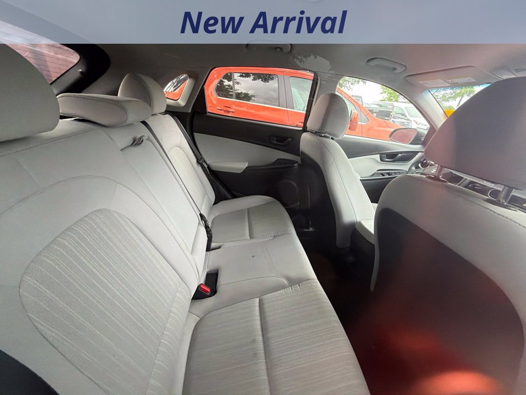 Used 2023 Hyundai Kona SEL AWD/4WD image 4