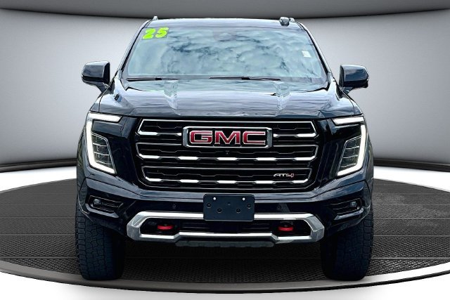 Used 2025 GMC Yukon XL AT4 AWD/4WD image 2