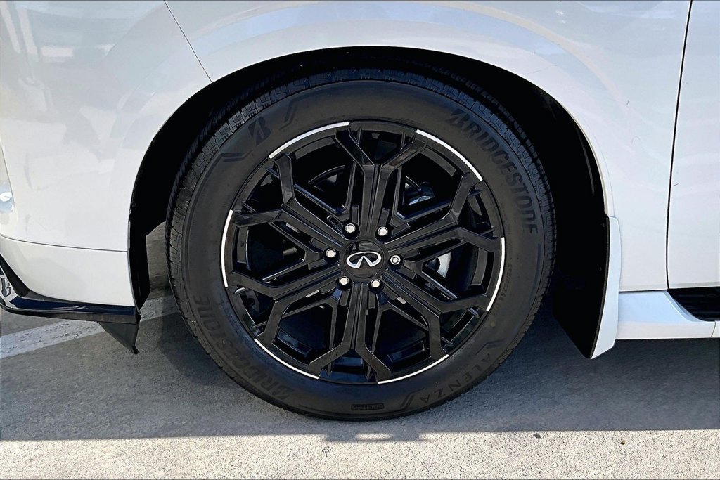 Used 2026 INFINITI QX80 4WD w/ Sport Exterior Package image 10