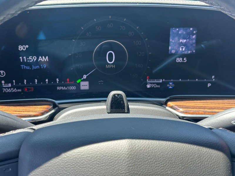 Used 2023 Cadillac Escalade Premium Luxury image 23