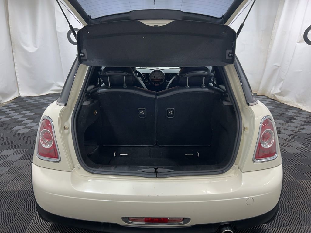 Used 2011 MINI Cooper Hardtop image 16