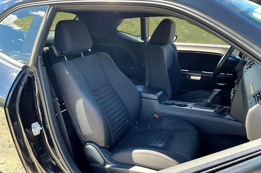 Used 2014 Dodge Challenger R/T w/ Blacktop Package image 7