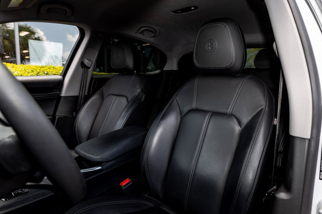 Used 2021 Alfa Romeo Stelvio Sprint image 24