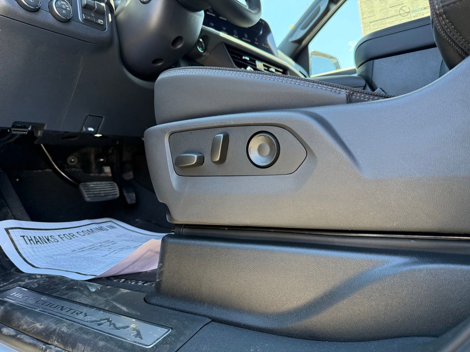 New 2026 Chevrolet Tahoe High Country AWD/4WD image 19