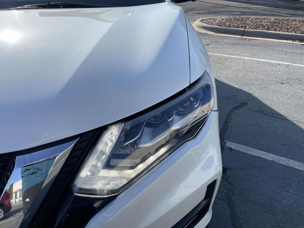 Used 2017 Nissan Rogue SL w/ SL Premium Package image 13