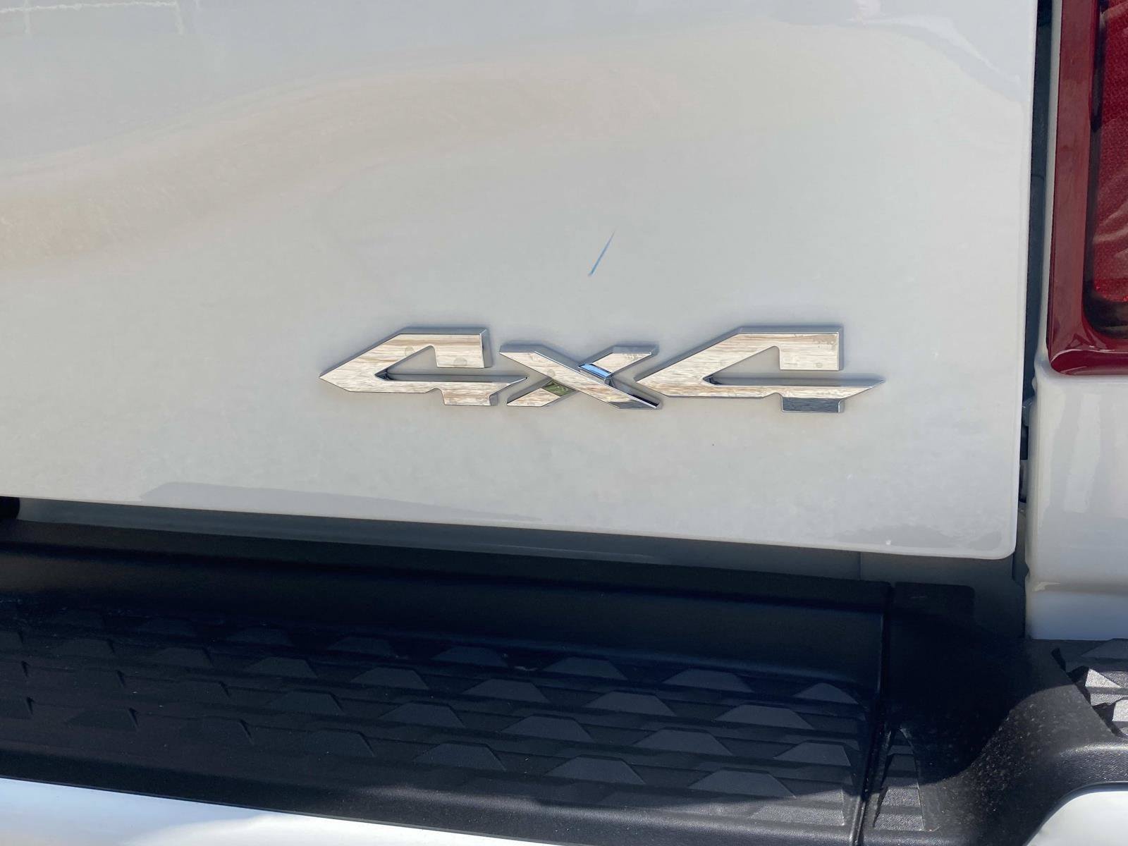 New 2027 RAM 2500 Laramie w/ Sport Appearance Package AWD/4WD image 4