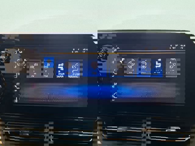 Used 2025 Chevrolet Trax LT image 21