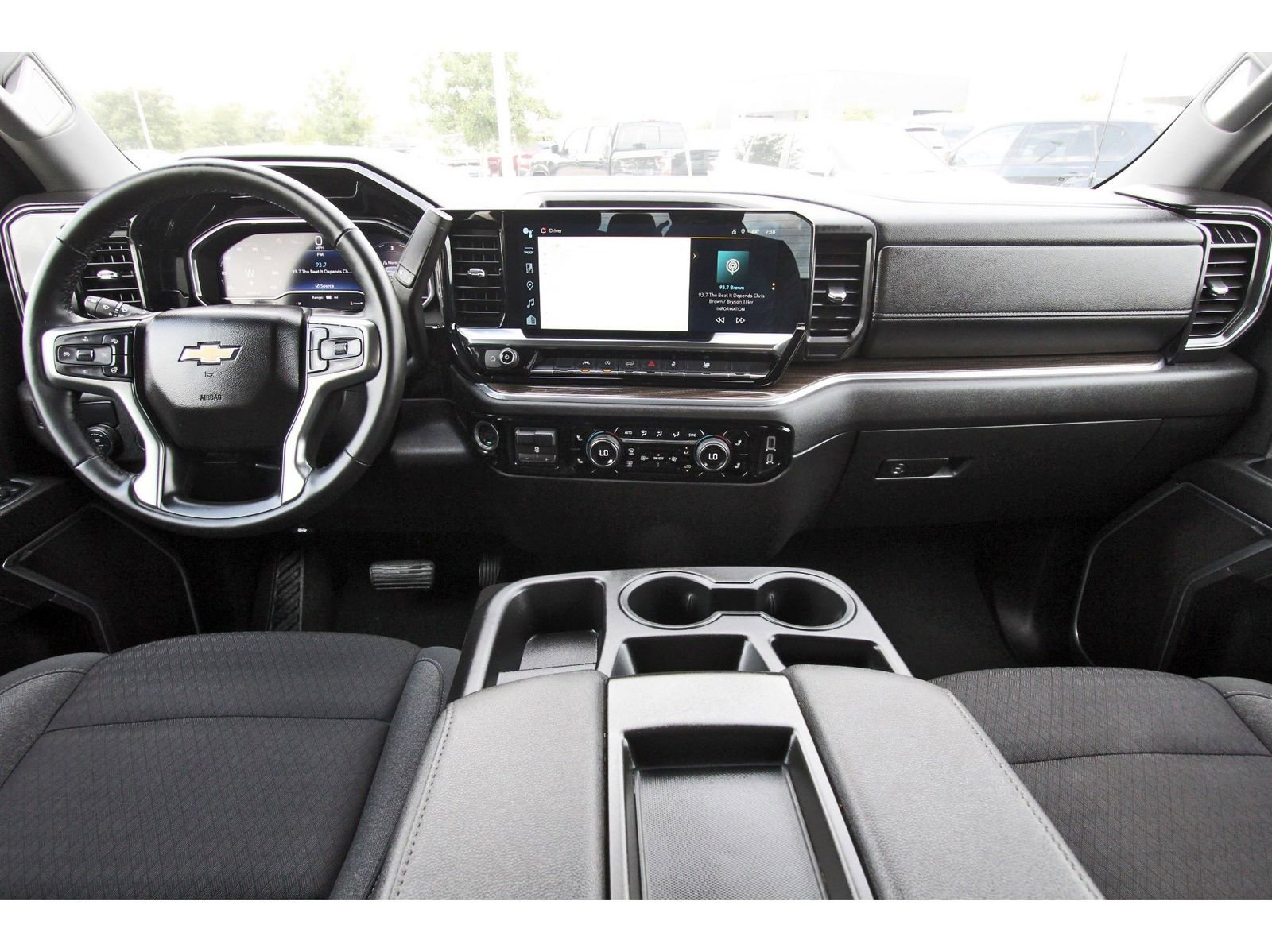 Used 2025 Chevrolet Silverado 1500 LT RWD image 12