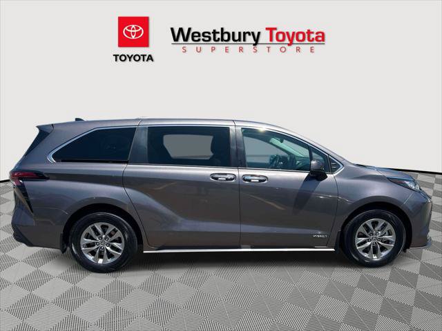 Certified 2021 Toyota Sienna XLE FWD image 6