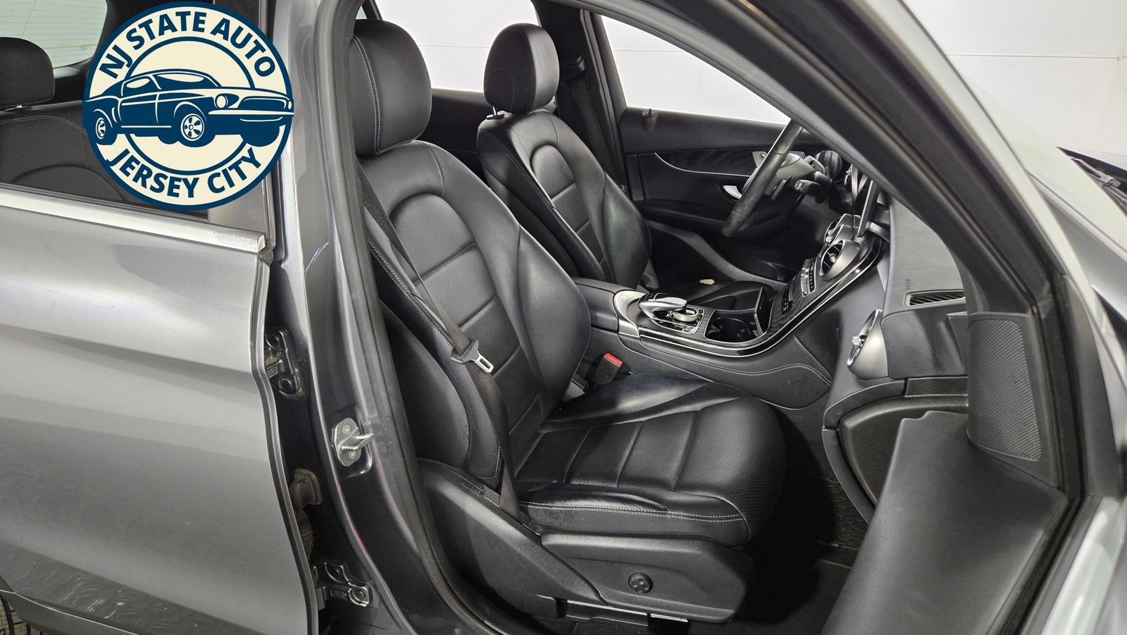 Used 2018 Mercedes-Benz GLC 300 4MATIC image 37