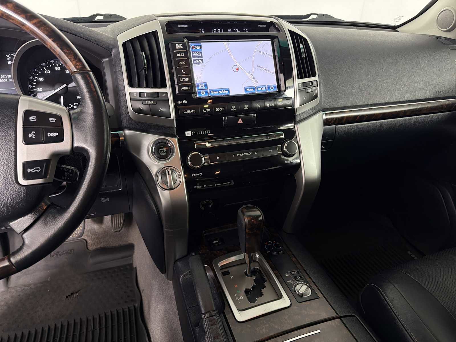 Used 2015 Toyota Land Cruiser AWD/4WD image 28