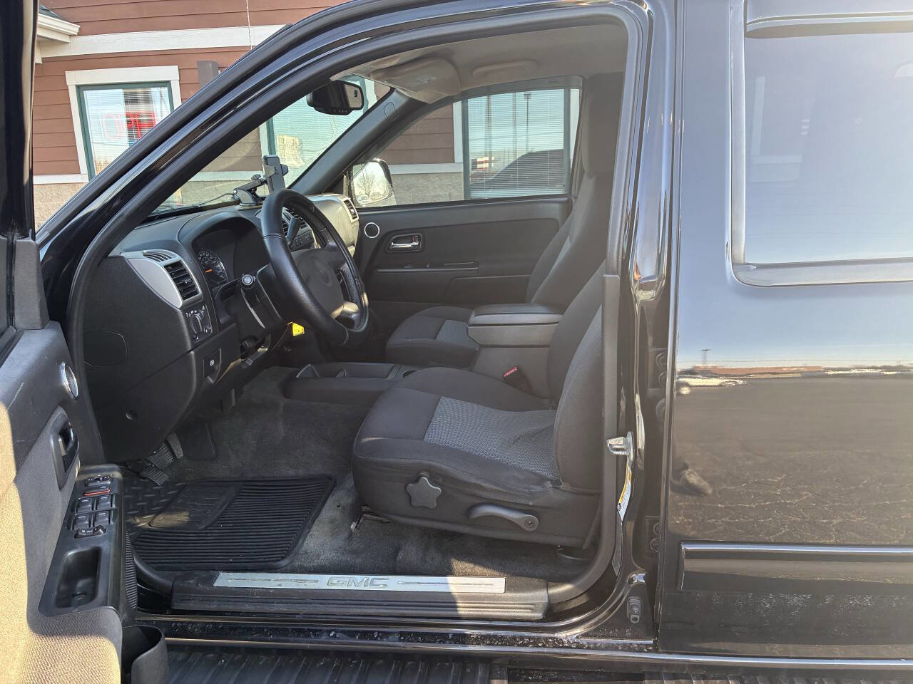 Used 2011 GMC Canyon SLE image 4