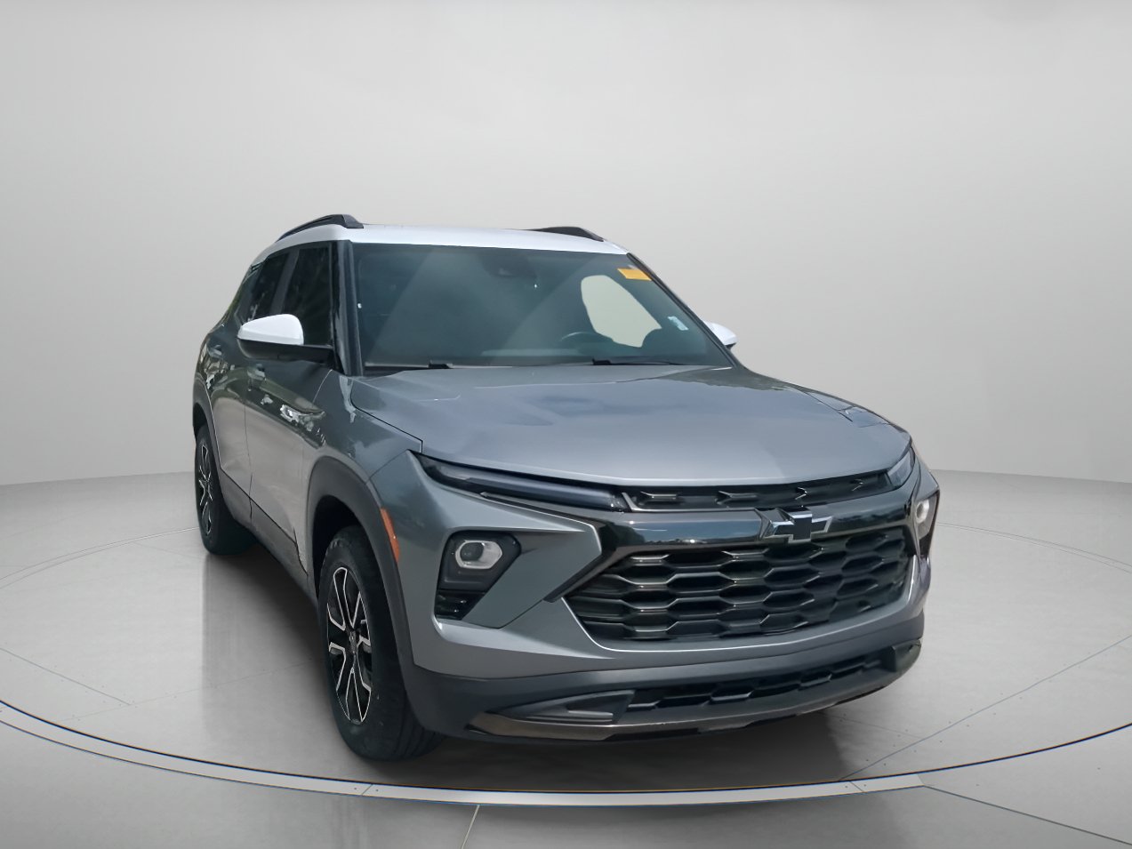 Used 2024 Chevrolet TrailBlazer ACTIV w/ Convenience Package AWD/4WD image 2