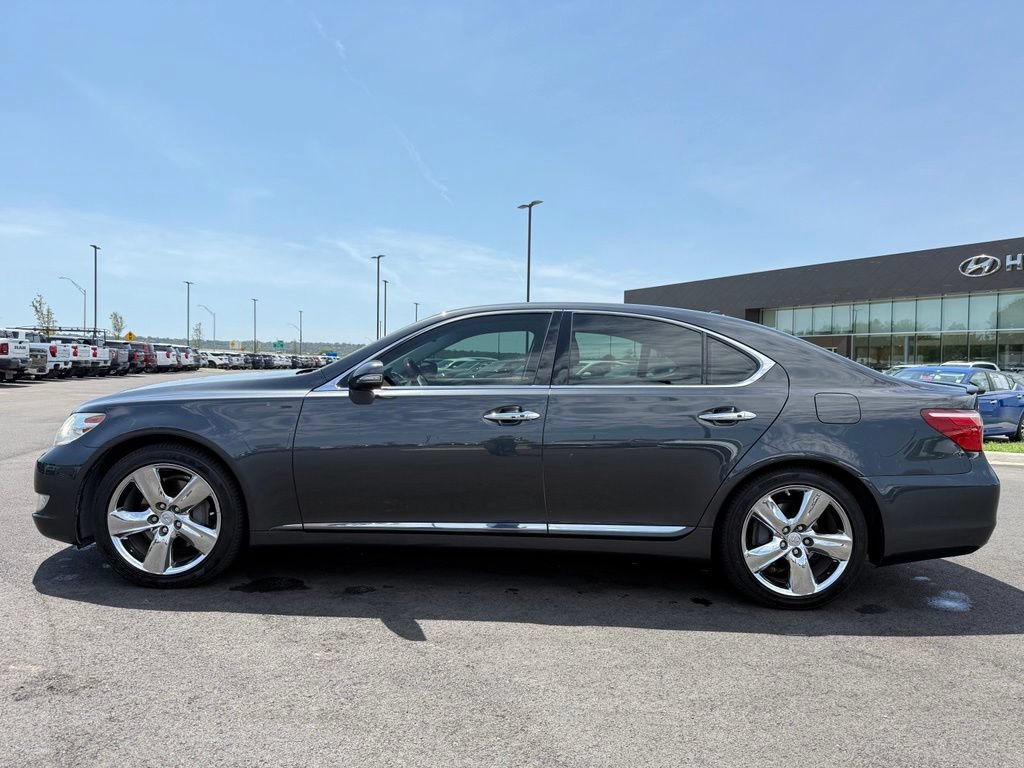 Used 2010 Lexus LS 460 w/ Comfort Pkg RWD image 8