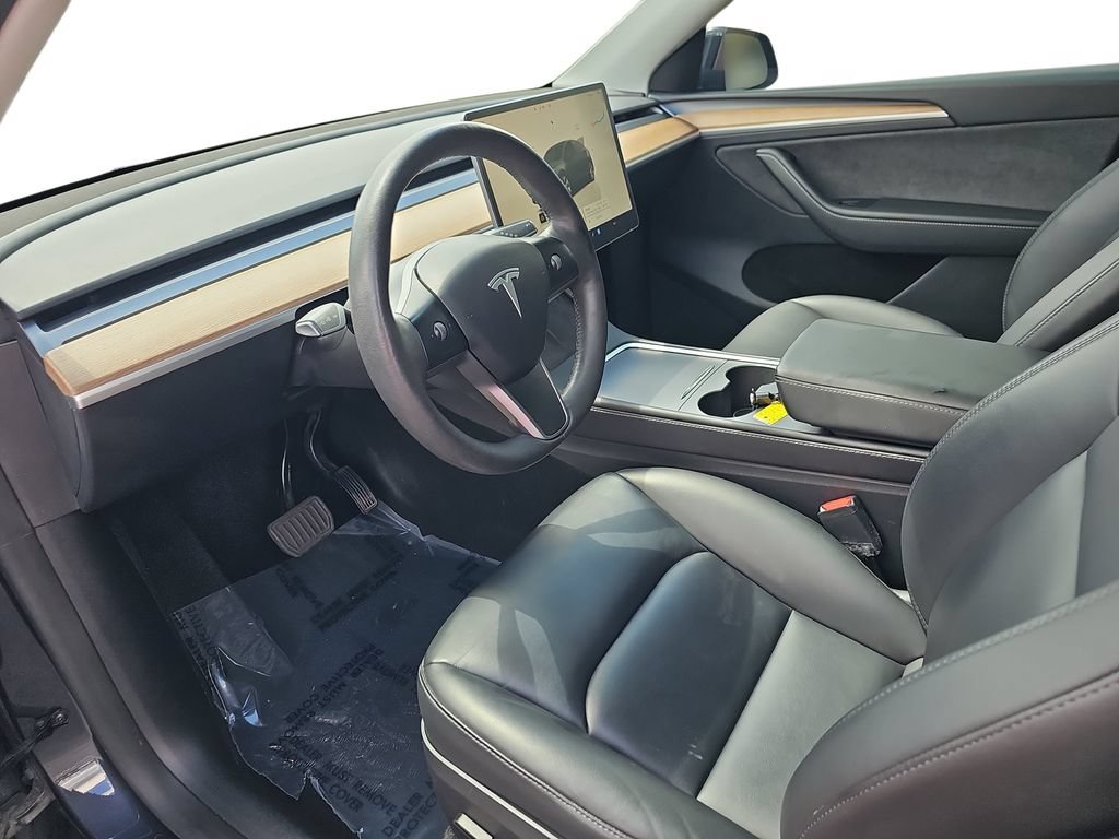 Used 2024 Tesla Model Y Long Range AWD/4WD image 16