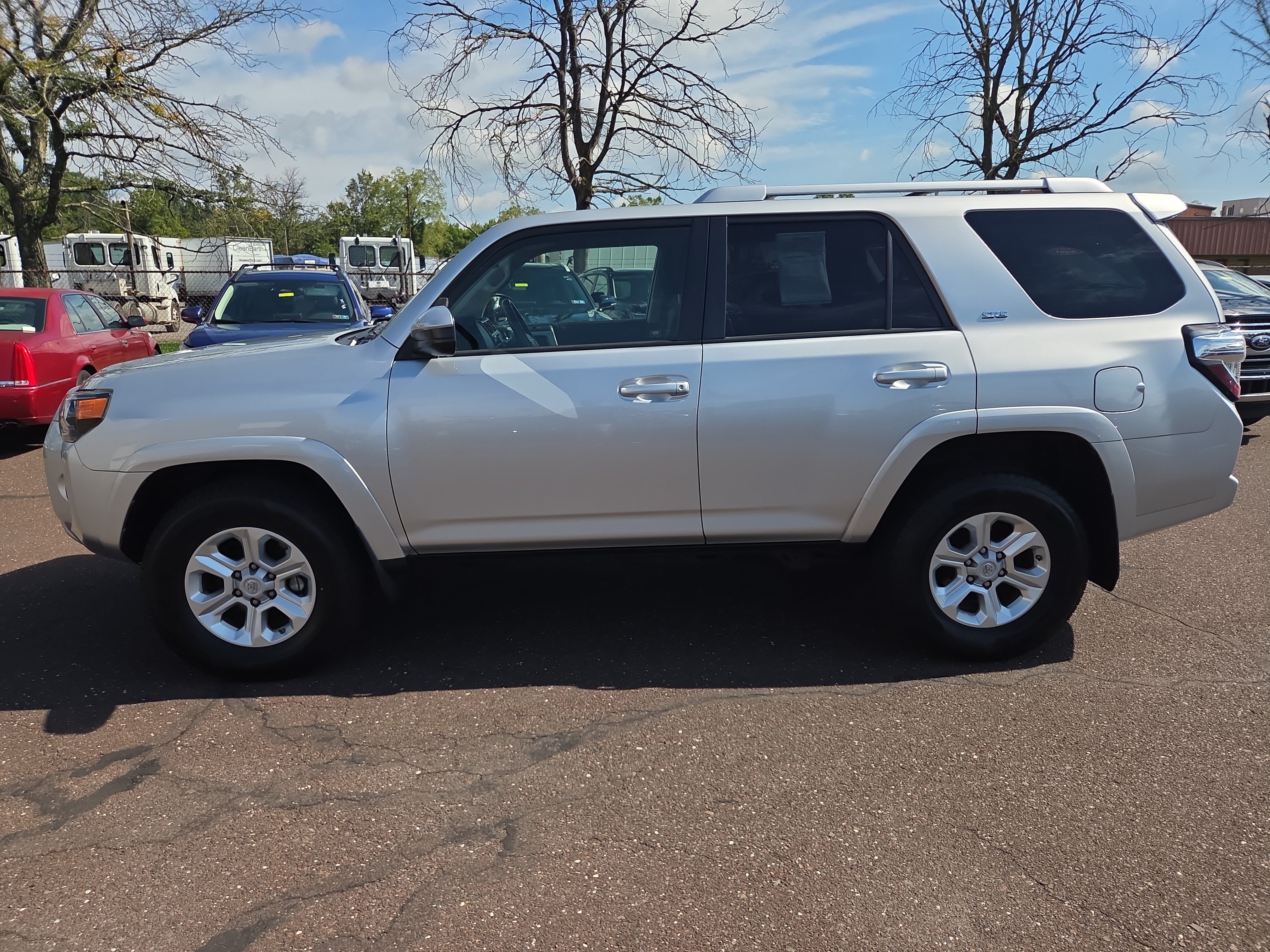 Used 2015 Toyota 4Runner SR5 AWD/4WD image 6