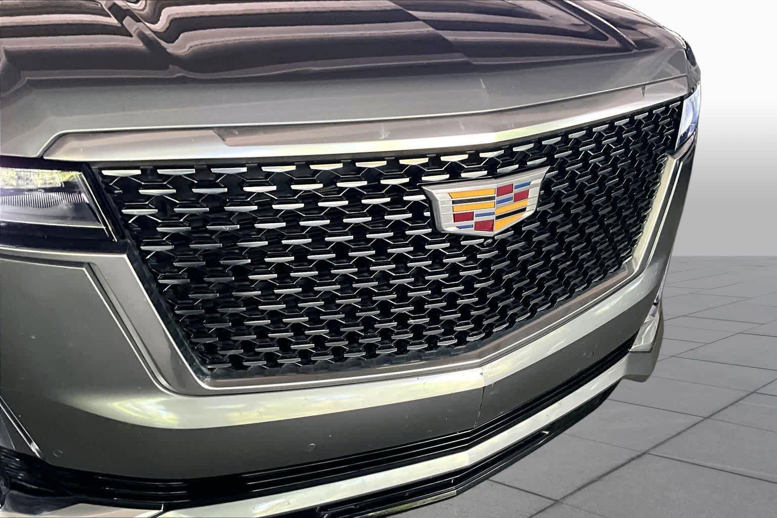 Used 2021 Cadillac Escalade Premium Luxury w/ LPO, Illumination Package RWD image 29